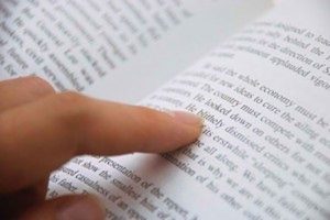 استفاده از انگشت در خواندن